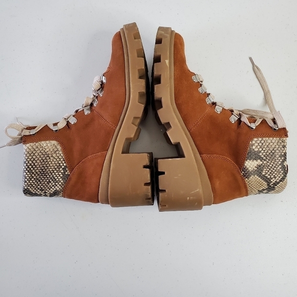 Dolce Vita Rubi Hiker Boot Size 8 Suede Snake Print Accent Chunky Y2K Lug Sole - Picture 3 of 15